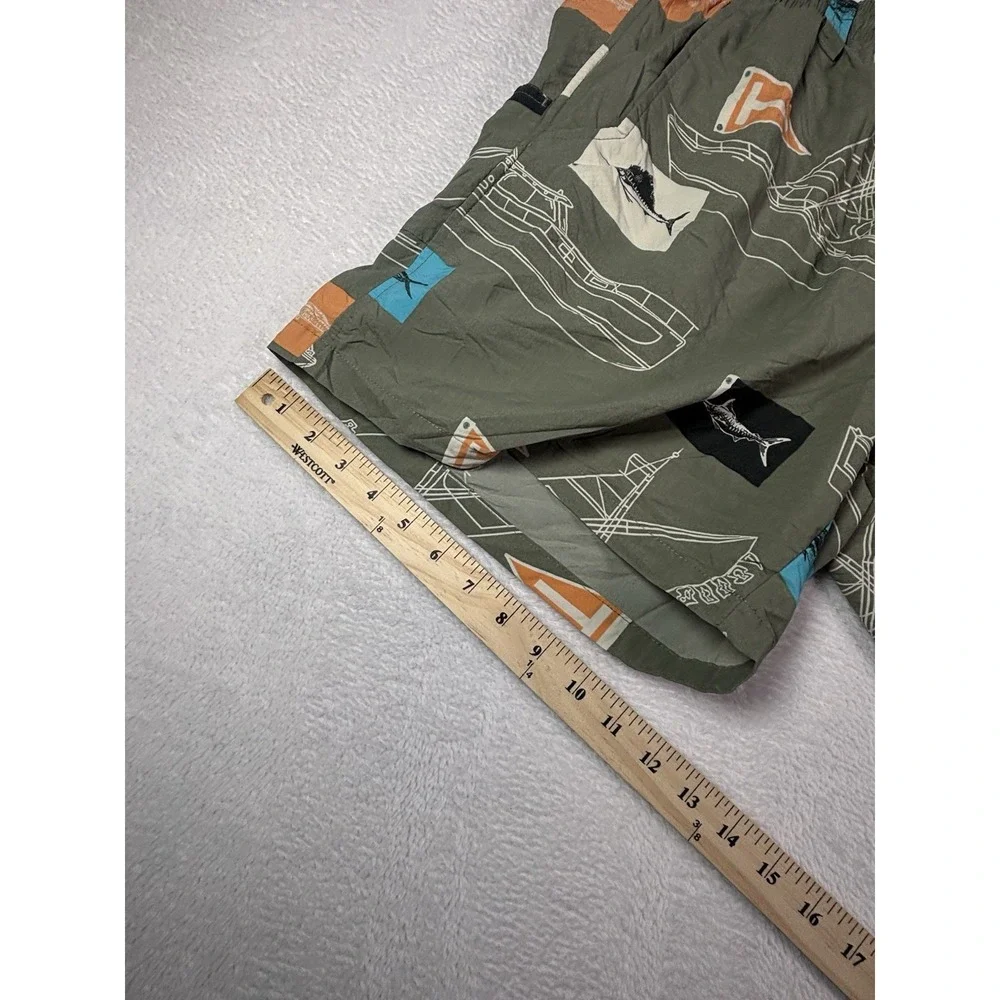 Columbia PFG Mens Shorts Medium Swimming Fishing Flags Martini Boat Print